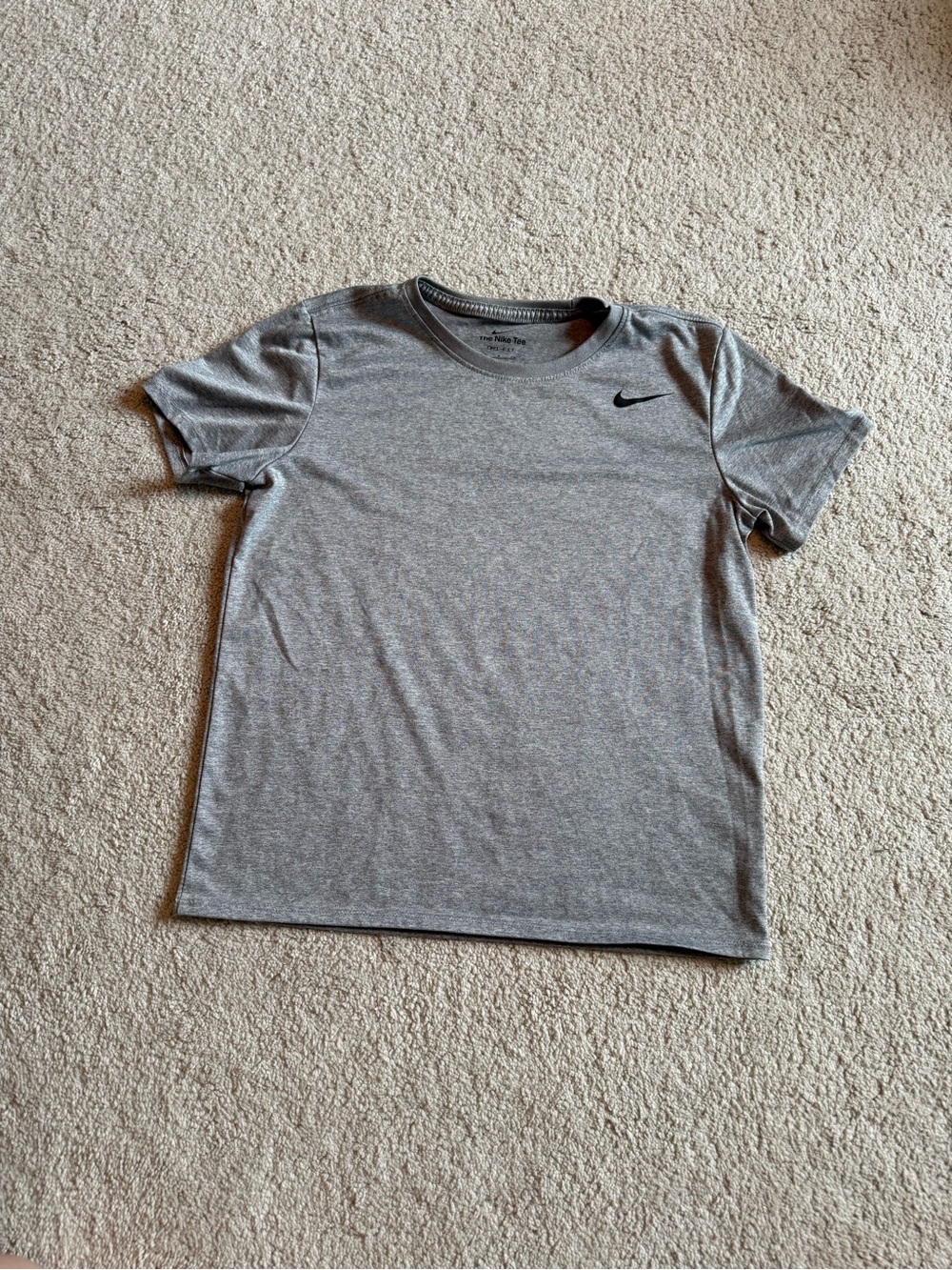 Nike Heather Gray Short Sleeve Athletic Tee